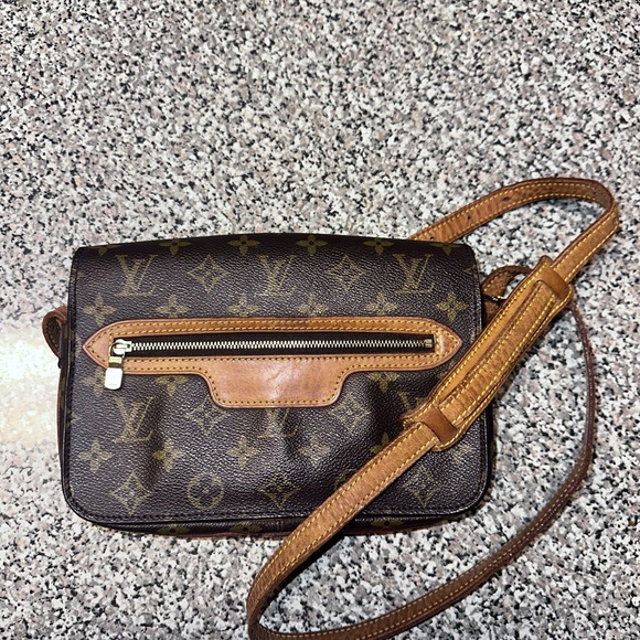 Louis Vuitton Saint Germain Crossbody - Picture 1 of 14